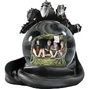 LOTR Hobbits in Hiding Snow Globe