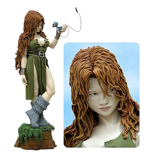 Pelisse Statue