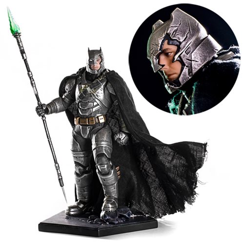 Batman v Superman Battle-Damaged Armored Batman 1:10 Statue