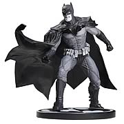 Batman Black and White Lee Bermejo Statue