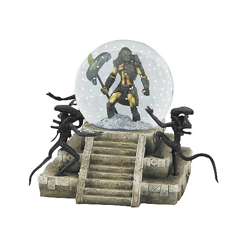 Alien vs. Predator Small Globe