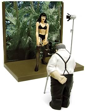 Bettie Page Photoshoot Figure