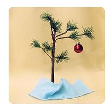 Peanuts 14-Inch Tree with Ornament and Blanket Display