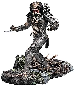 Deluxe Predator 12-inch Action Figure