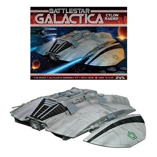 Battlestar Galactica Original Cylon Raider 1:32 Model Kit