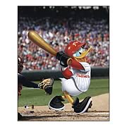 PHLF23109 Disney Lets Wild Duck Roam Free Amongst University of Oregon Footballers