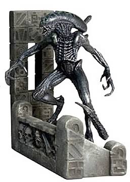 Alien vs. Predator: Grid Statue