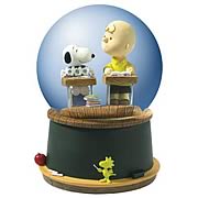 Peanuts Charlie Brown and Snoopy Classroom Water Globe