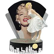 Marilyn Monroe City Skyline Statue with Photo Backdrop