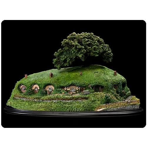 Lord of the Rings Bag End Statue