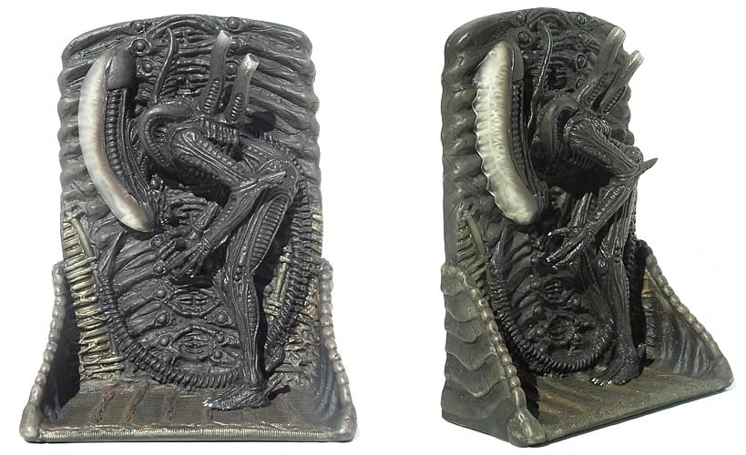 Alien 7-inch Wall Relief Bowing Part 2