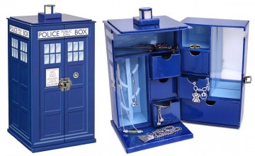 TARDIS jewelry