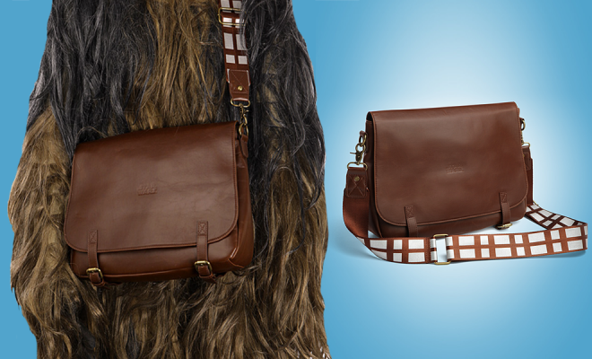 atómico líquido Suyo Star Wars Chewbacca Messenger Bag Adds Flair to Your Day