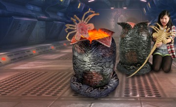 Alien Light-Up Egg and Facehugger Life-Size Foam and Latex Prop Replica