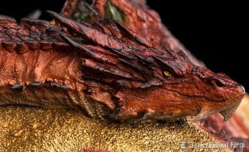 The Hobbit The Desolation of Smaug Smaug King Under the Mountain Statue