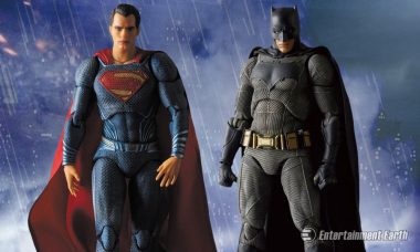 Face Off with the Batman and Superman MAF EX Action Figures