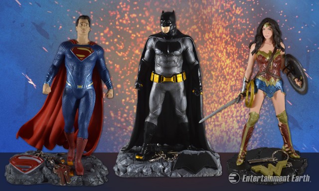 Batman v Superman Finders Keyper Statues