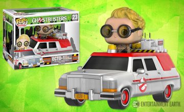 Ghostbusters 2016 Ecto-1 Vehicle with Jillian Holtzmann Pop! Vinyl Figure