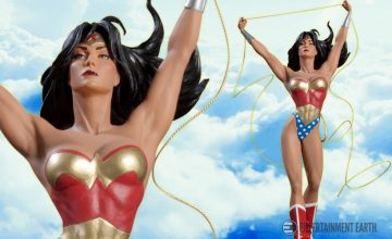 DC Designer Series Wonder Woman by Adam Hughes 12-Inch Statue