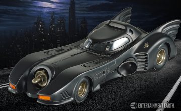 Batman Returns Batmobile 1:18 Scale Hot Wheels Heritage Die-Cast Vehicle