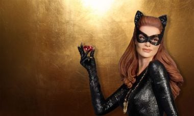 This Batman 1966 Catwoman Maquette Variant Is Purrfect