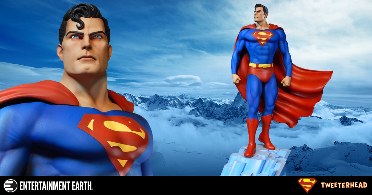 This Superman Bust From Sideshow Strikes a Power Pose