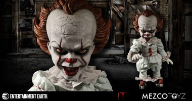 Creepy Clown Time – New Mezco Pennywise from It!