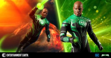 Mezco Green Lantern Action Figure in One:12